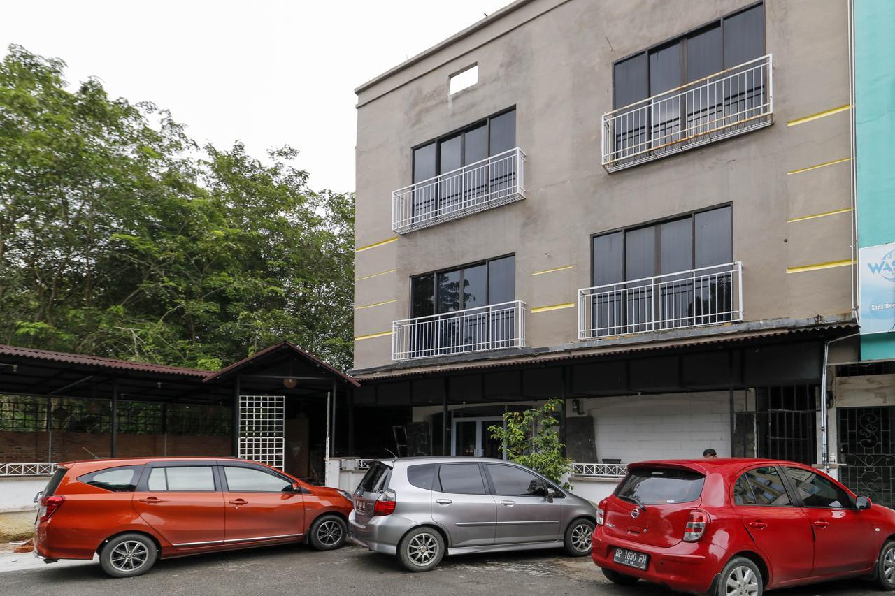 Reddoorz Plus @ Batam Center Exterior photo